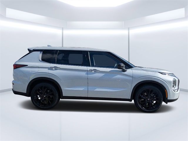 2022 Mitsubishi Outlander Black Edition