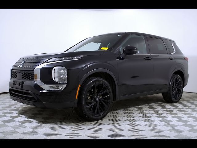 2022 Mitsubishi Outlander Black Edition