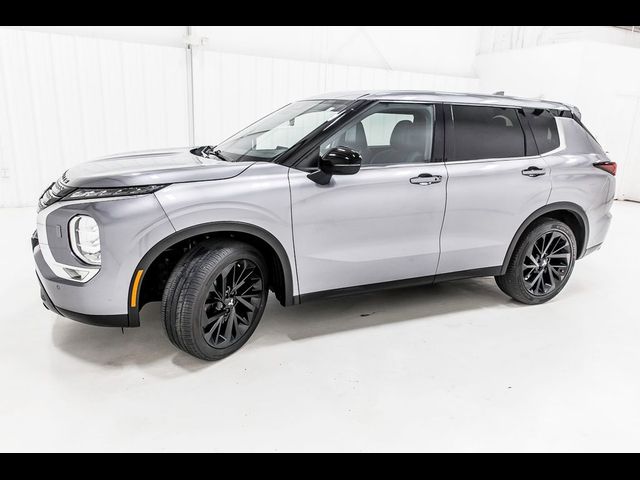 2022 Mitsubishi Outlander Black Edition