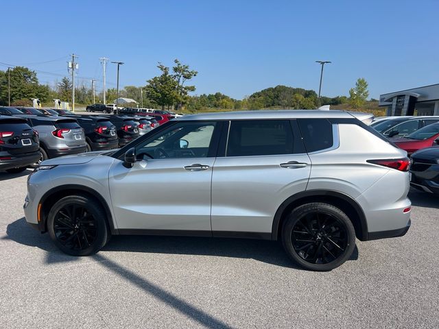 2022 Mitsubishi Outlander Black Edition