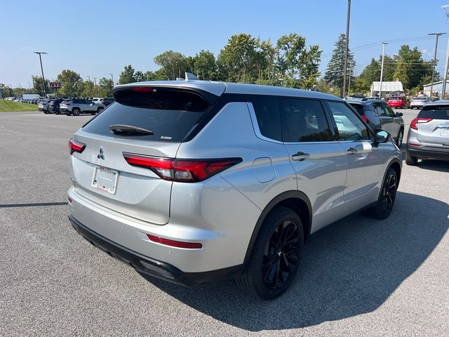 2022 Mitsubishi Outlander Black Edition