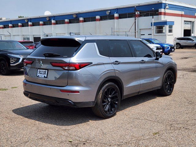 2022 Mitsubishi Outlander Black Edition