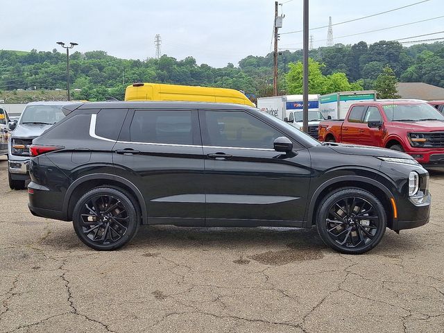 2022 Mitsubishi Outlander Black Edition