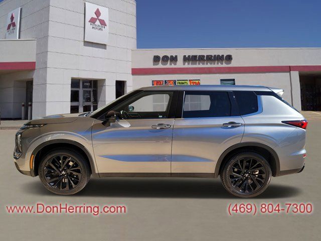 2022 Mitsubishi Outlander Black Edition