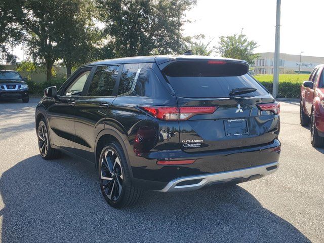 2022 Mitsubishi Outlander Black Edition