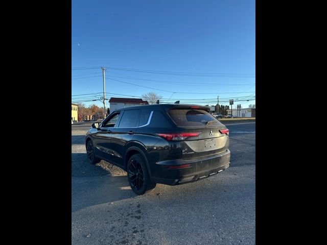 2022 Mitsubishi Outlander Black Edition