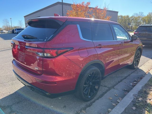 2022 Mitsubishi Outlander Black Edition