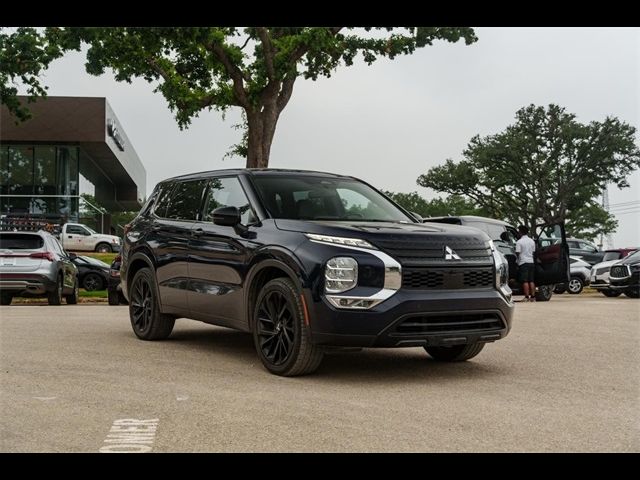 2022 Mitsubishi Outlander Black Edition