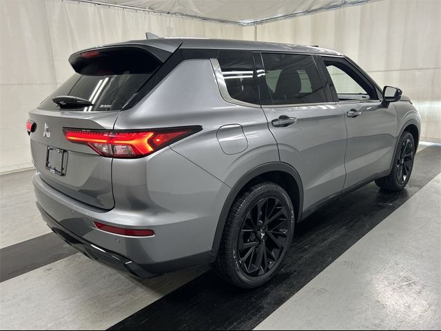 2022 Mitsubishi Outlander Black Edition