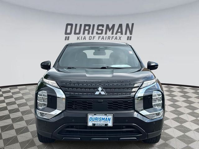 2022 Mitsubishi Outlander Black Edition