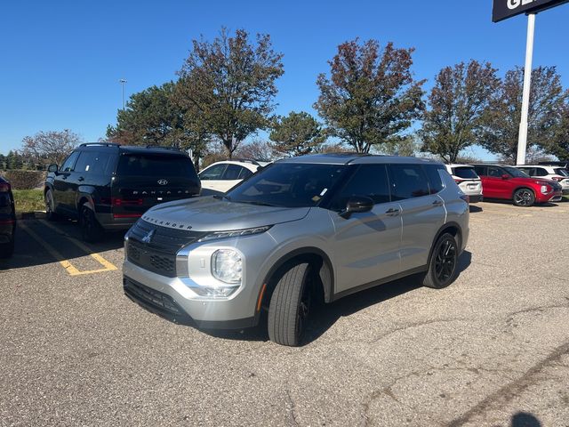 2022 Mitsubishi Outlander Black Edition