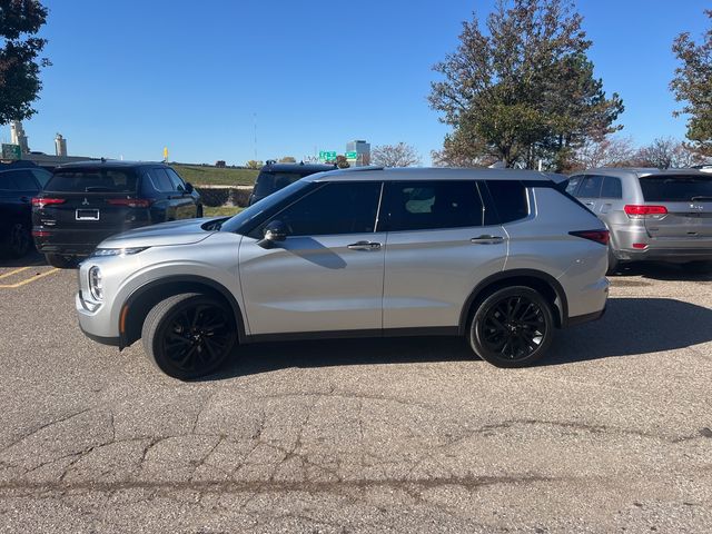 2022 Mitsubishi Outlander Black Edition