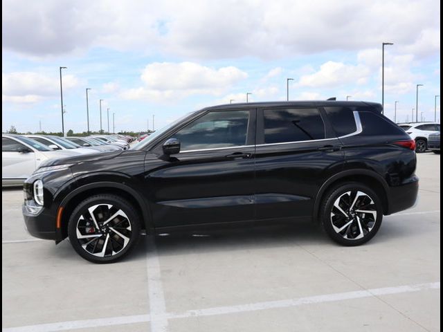 2022 Mitsubishi Outlander Black Edition