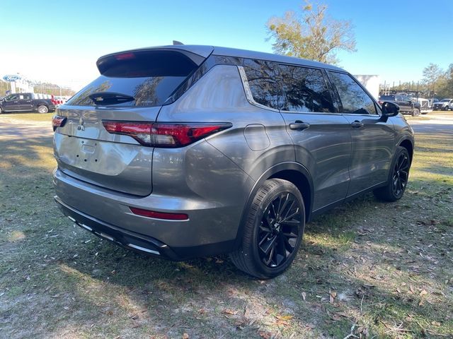 2022 Mitsubishi Outlander Black Edition