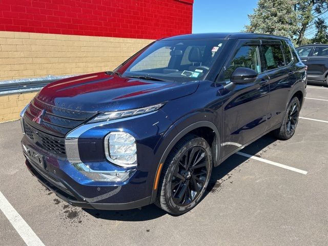 2022 Mitsubishi Outlander Black Edition