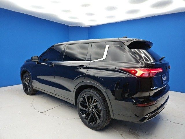 2022 Mitsubishi Outlander Black Edition