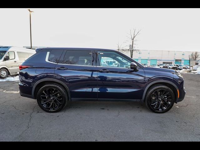 2022 Mitsubishi Outlander Black Edition