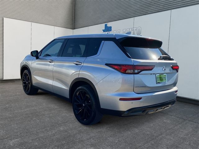 2022 Mitsubishi Outlander Black Edition