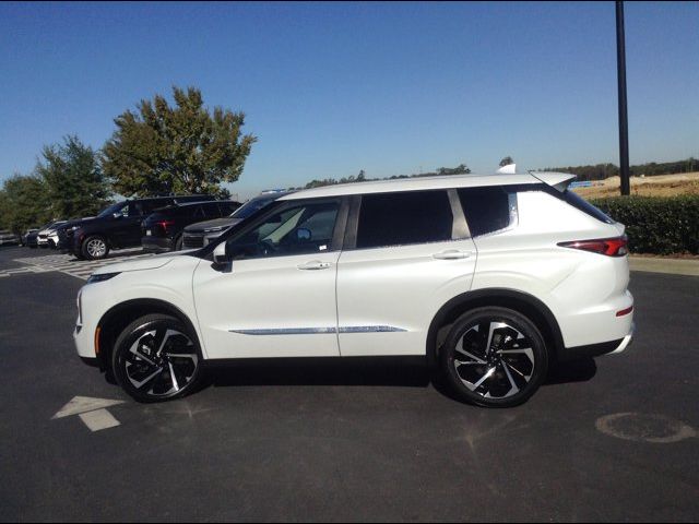 2022 Mitsubishi Outlander Black Edition