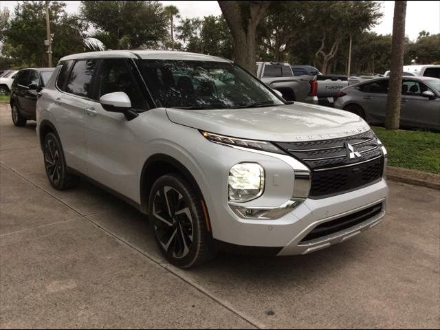 2022 Mitsubishi Outlander Black Edition