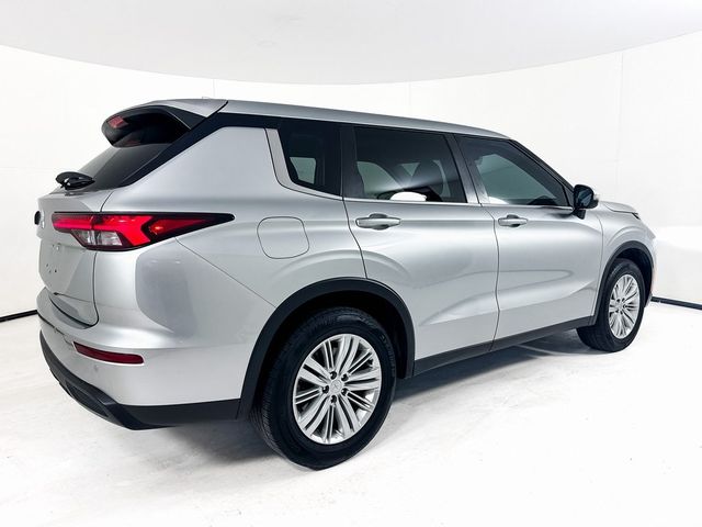 2022 Mitsubishi Outlander ES