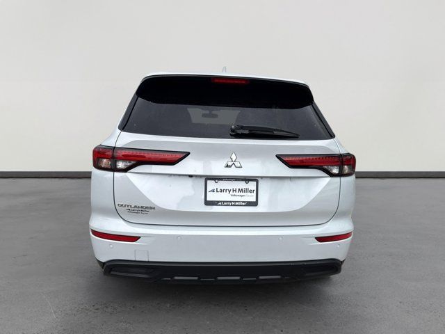 2022 Mitsubishi Outlander ES