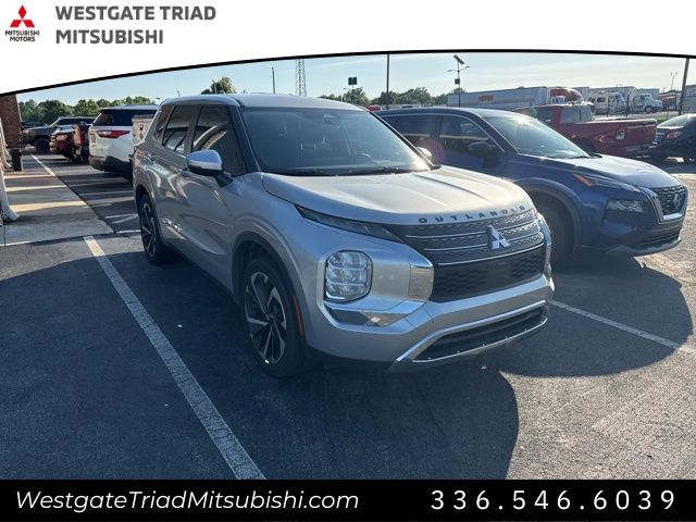 2022 Mitsubishi Outlander ES