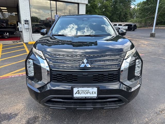 2022 Mitsubishi Outlander ES
