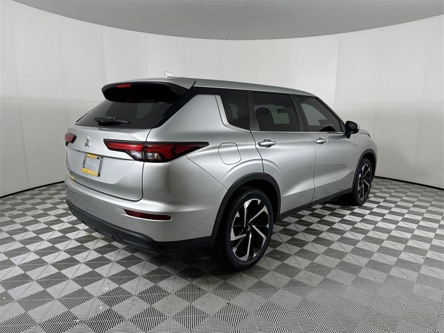 2022 Mitsubishi Outlander ES