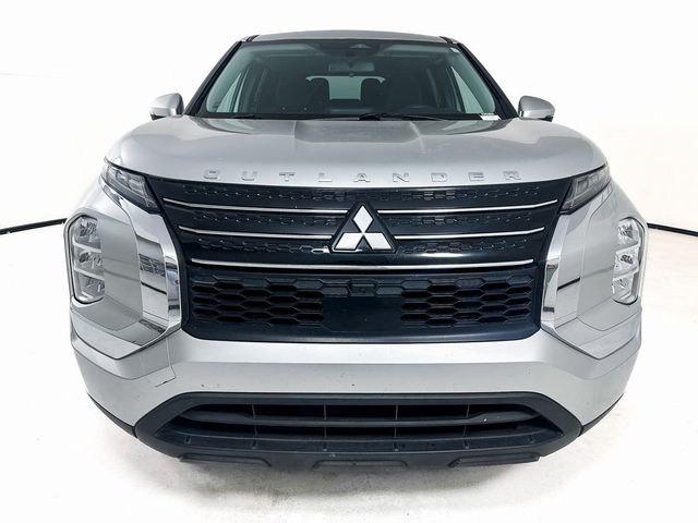 2022 Mitsubishi Outlander ES