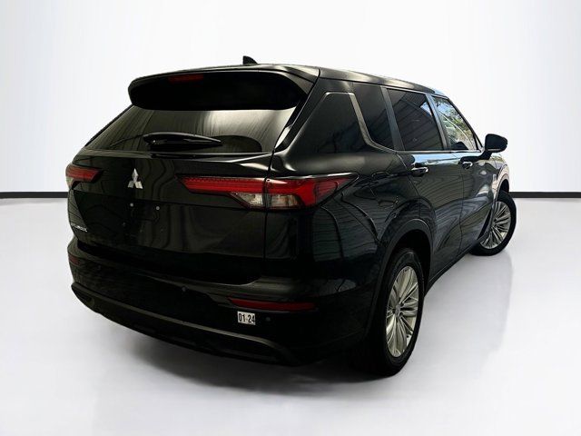 2022 Mitsubishi Outlander ES