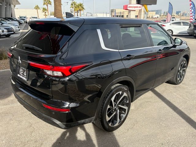 2022 Mitsubishi Outlander ES