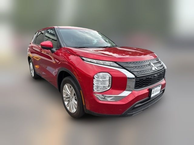 2022 Mitsubishi Outlander ES