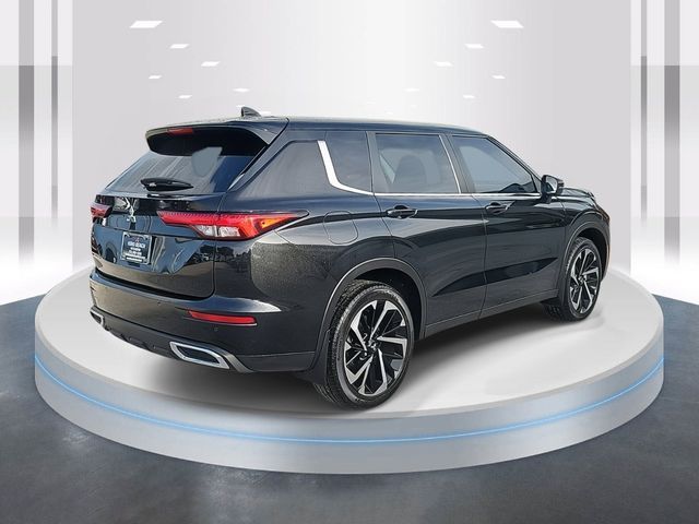 2022 Mitsubishi Outlander ES