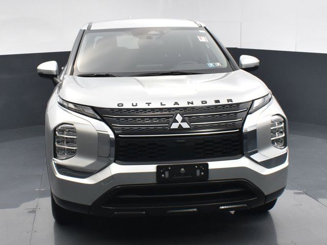 2022 Mitsubishi Outlander ES