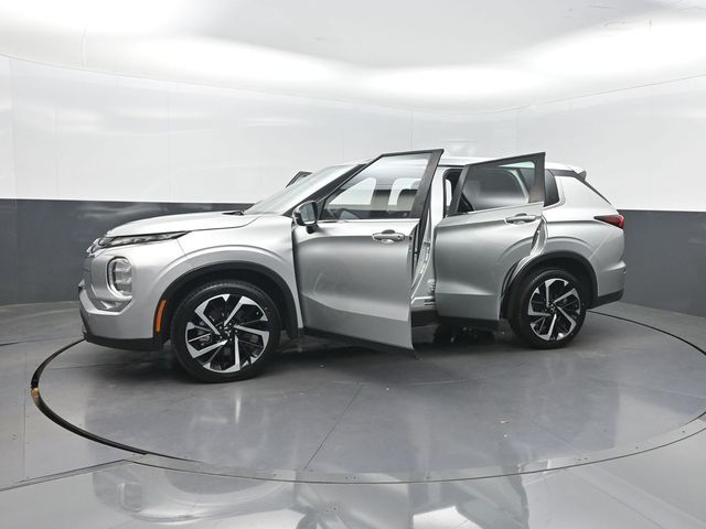 2022 Mitsubishi Outlander ES