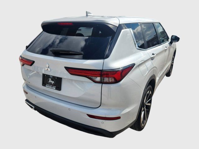 2022 Mitsubishi Outlander ES