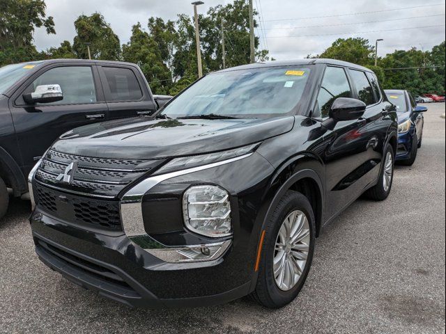 2022 Mitsubishi Outlander ES