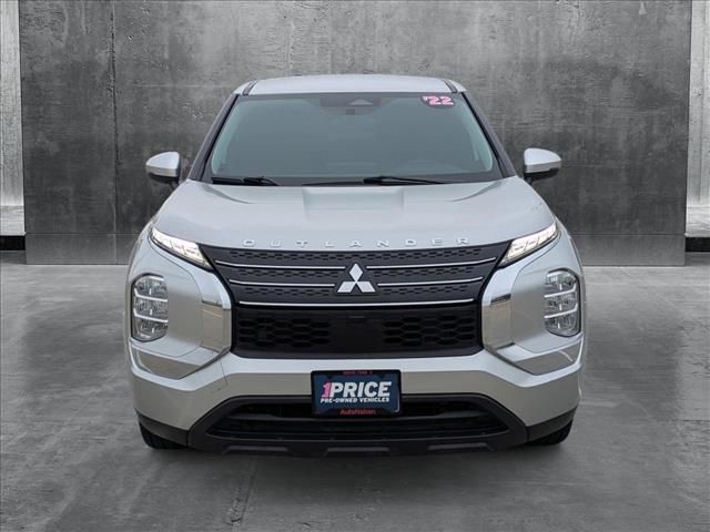 2022 Mitsubishi Outlander ES