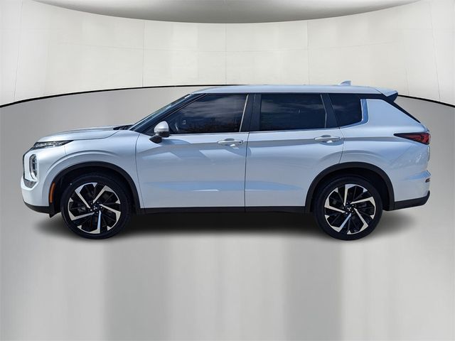 2022 Mitsubishi Outlander ES