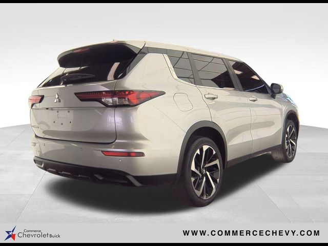 2022 Mitsubishi Outlander ES