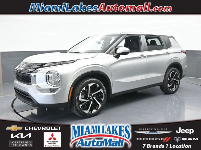 2022 Mitsubishi Outlander ES
