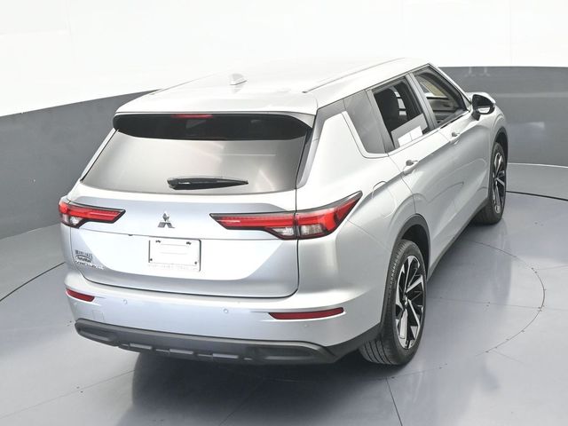 2022 Mitsubishi Outlander ES