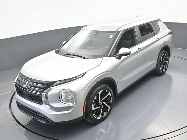 2022 Mitsubishi Outlander ES