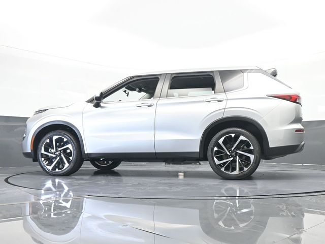 2022 Mitsubishi Outlander ES