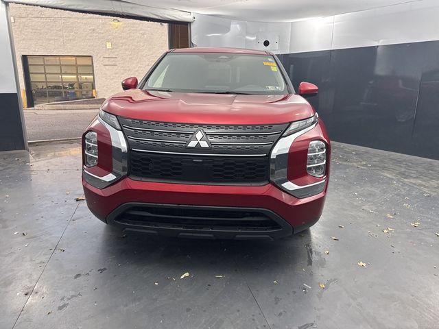 2022 Mitsubishi Outlander ES