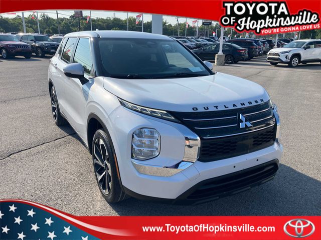 2022 Mitsubishi Outlander ES