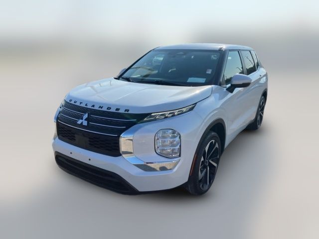 2022 Mitsubishi Outlander ES
