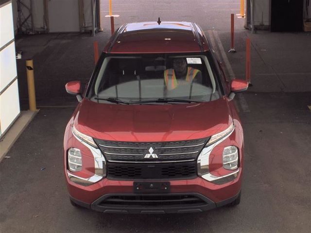 2022 Mitsubishi Outlander ES