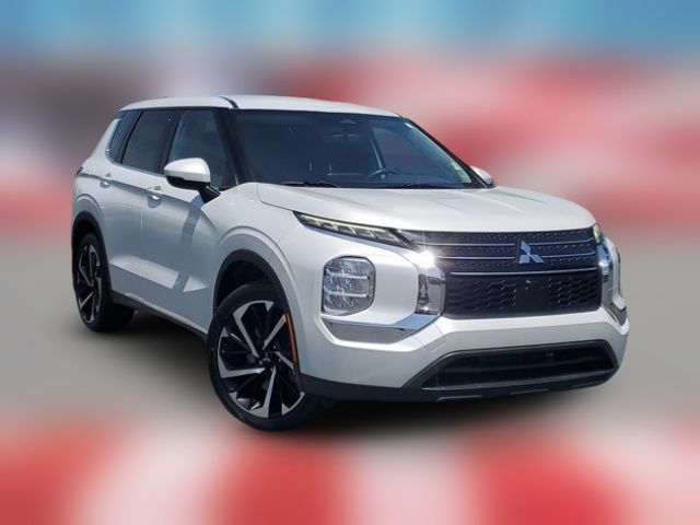 2022 Mitsubishi Outlander ES